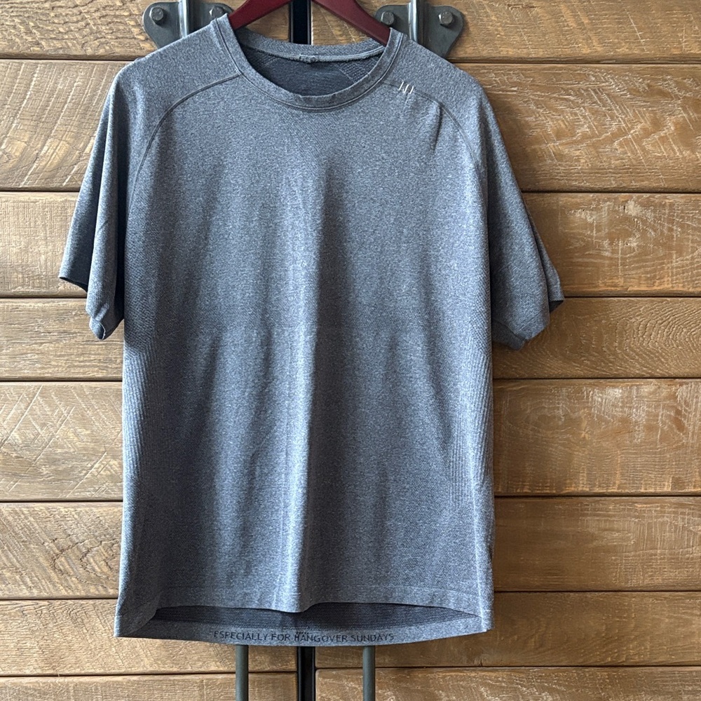 Lululemon Men’s Short Sleeve Tee - Gray